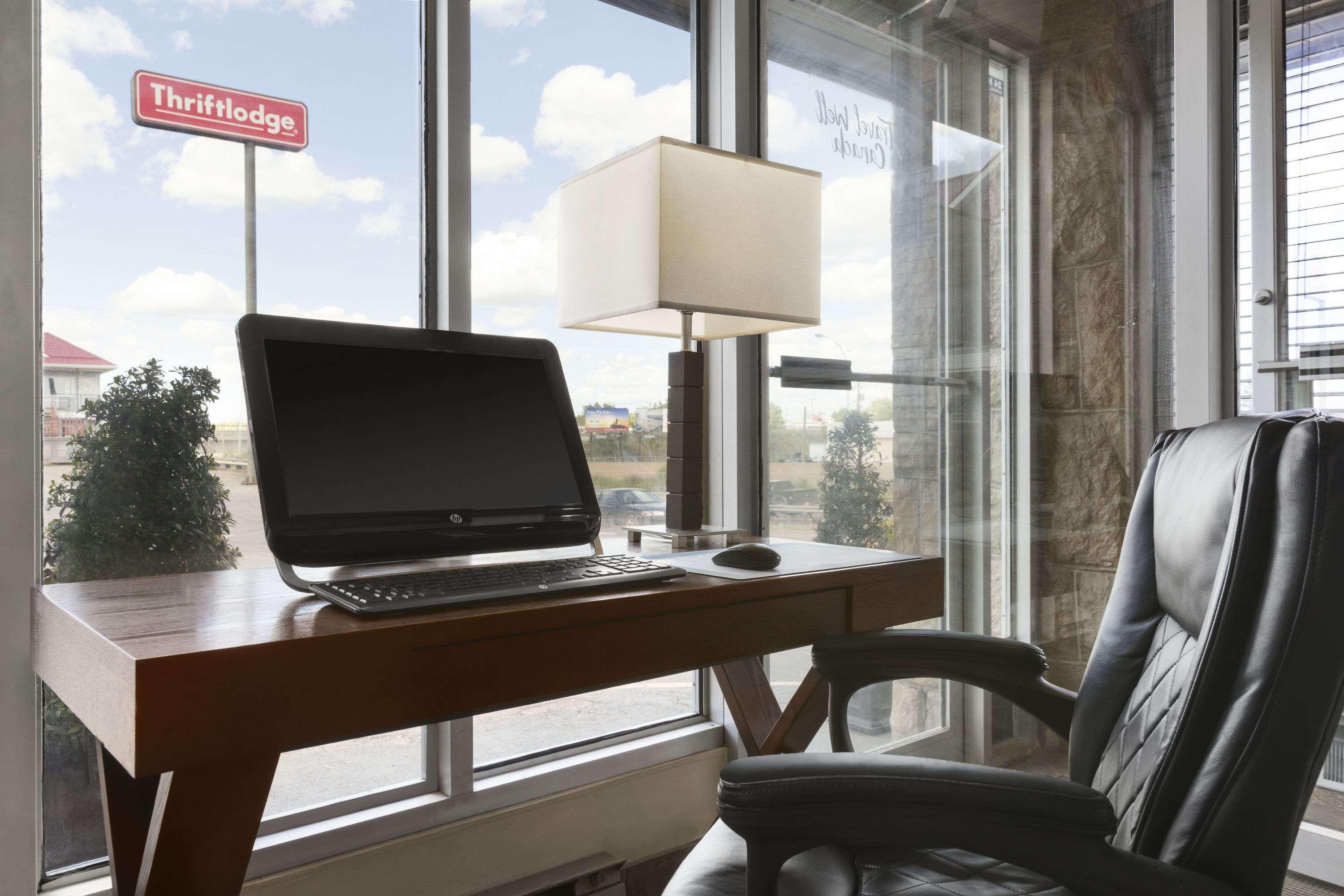 Thriftlodge Saskatoon Bagian luar foto