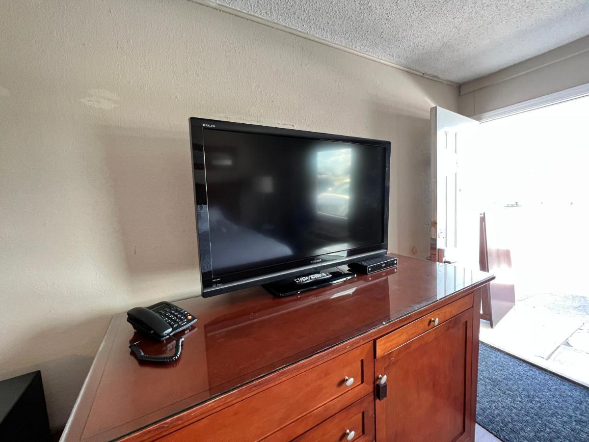 Thriftlodge Saskatoon Bagian luar foto