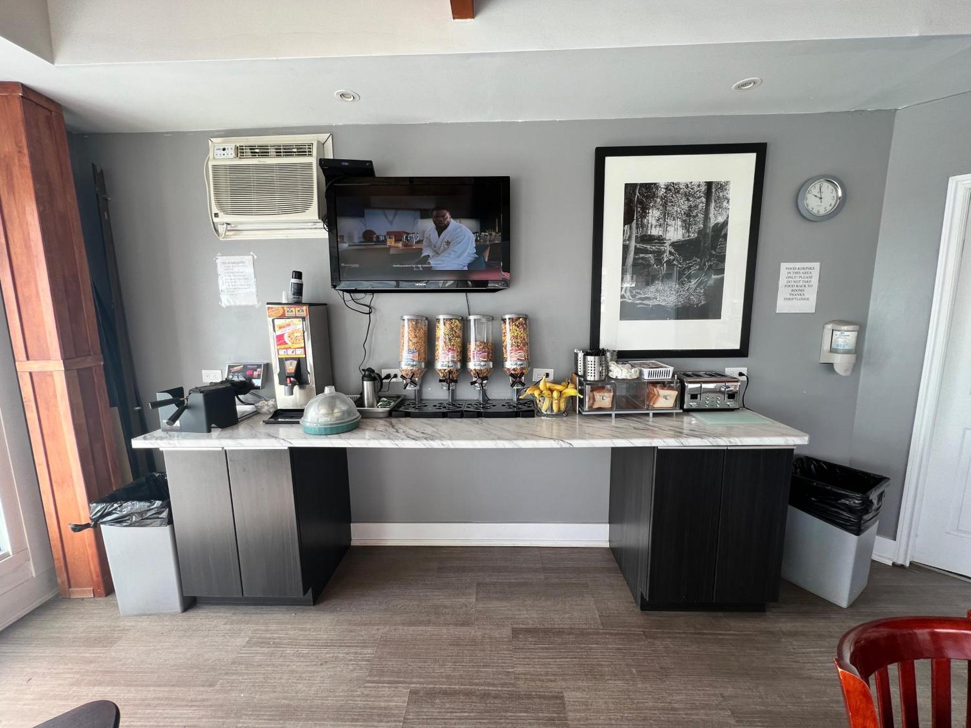 Thriftlodge Saskatoon Bagian luar foto